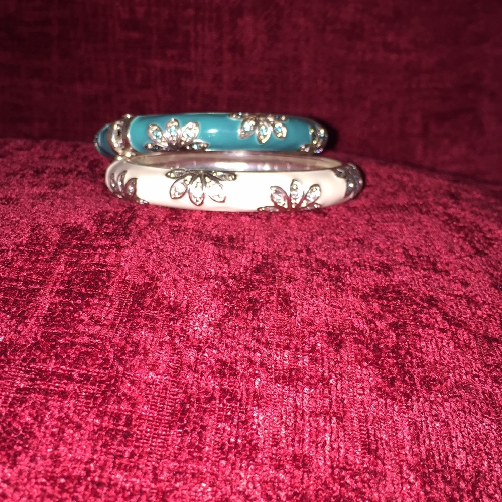 NIB*2 silver spring open bangles - Picture 3 of 6